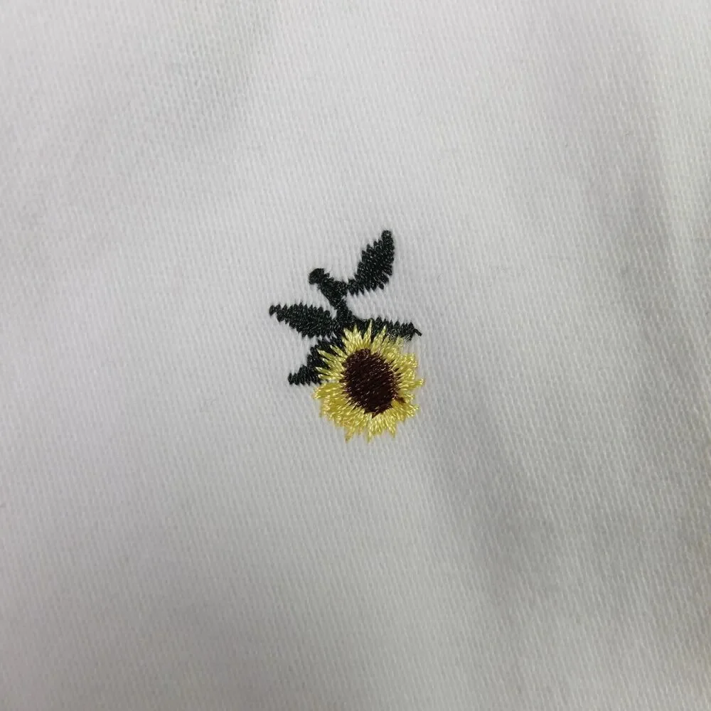Tinseltown White Sunflower Embroidered Mini Skirt Size Medium NWT - Picture 6 of 6